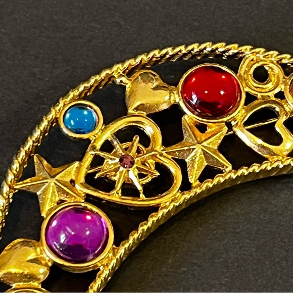 Celestial Crescent Moon Brooch Gold Tone Hearts Stars Whimsigoth Moody Charmed - Picture 5 of 16